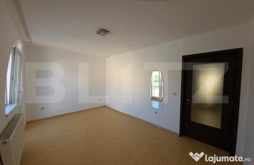 Casă cu 4 camere cu Teren 250 Mp în Central