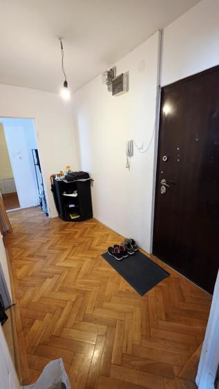 Apartament cu 2 camere decomandat în Teiul Doamnei