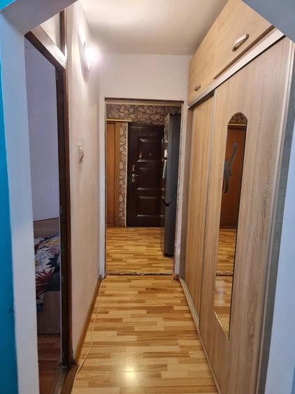 Apartament cu 3 camere decomandat în 9 Mai