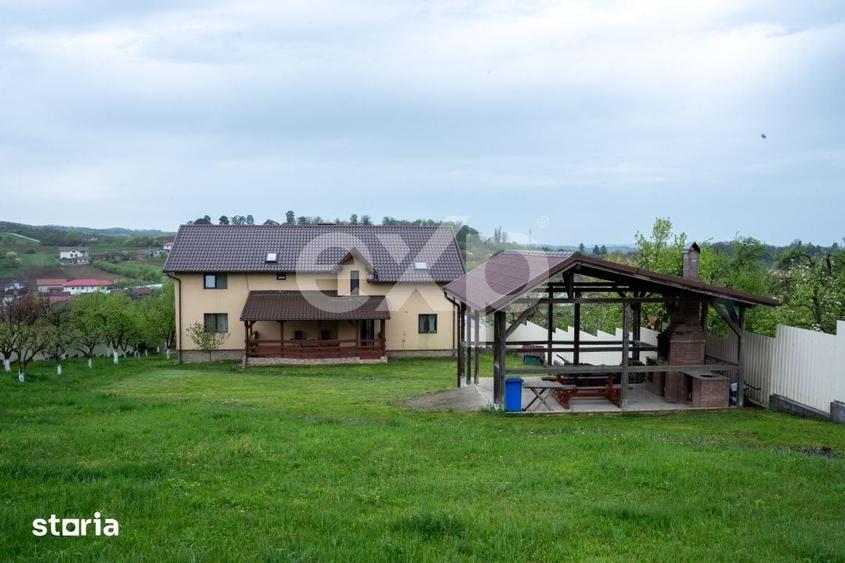 Casă cu 4 camere cu Teren 6436 Mp în Central