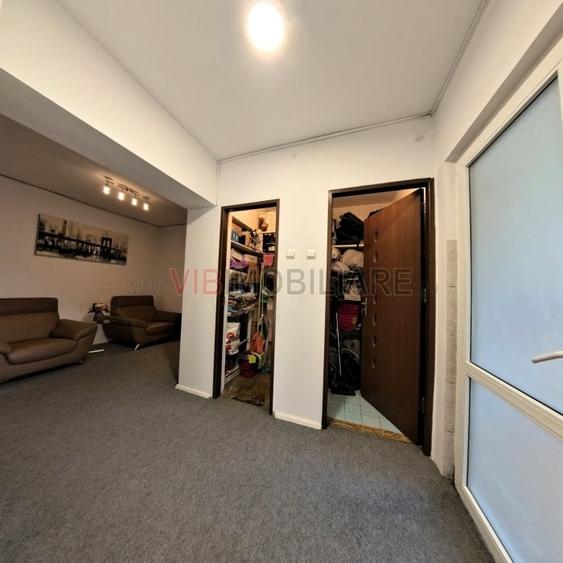 Apartament cu 4 camere decomandat în Universitate