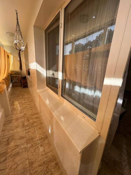 Apartament cu 3 camere semidecomandat, mobilat în Calea Galați