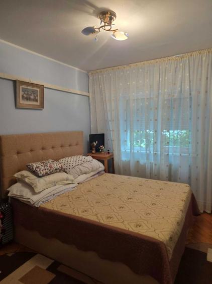 Apartament cu 3 camere decomandat în Faleză