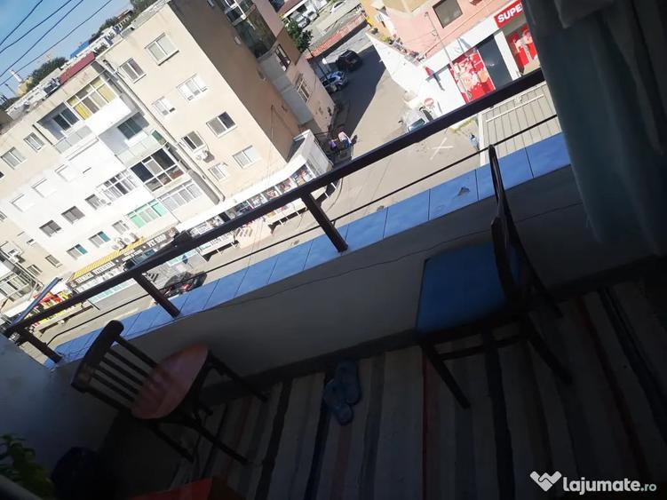 Apartament cu 4 camere decomandat în Vest