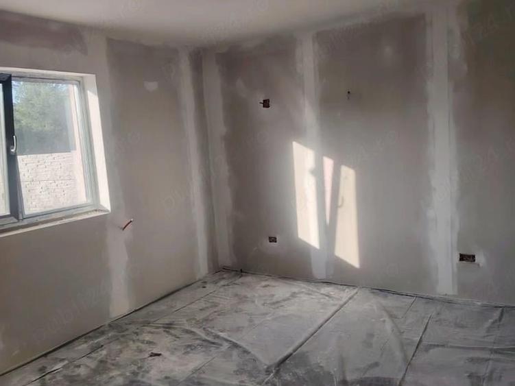 Casă individuală cu 3 camere cu Teren 400 Mp în Preajba