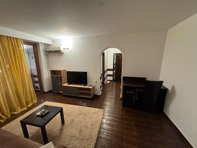 Apartament cu 2 camere semidecomandat în Central