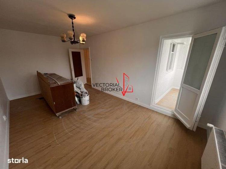 Apartament cu 3 camere decomandat în Dristor