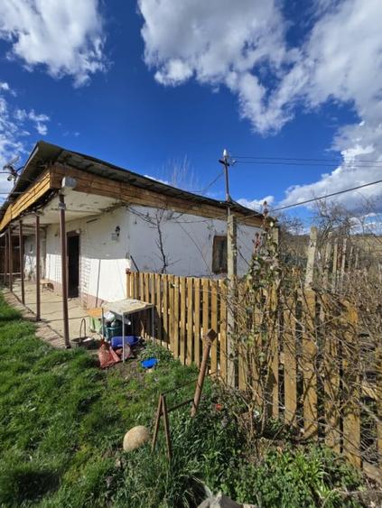 Casă individuală cu 3 camere cu Teren 2876 Mp în Herneacova