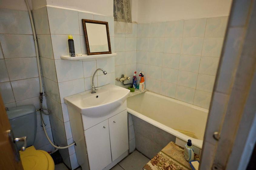 Apartament cu 2 camere semidecomandat, mobilat în Central
