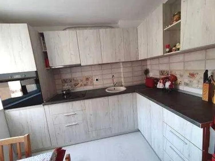 Apartament cu 2 camere semidecomandat, mobilat în Energia