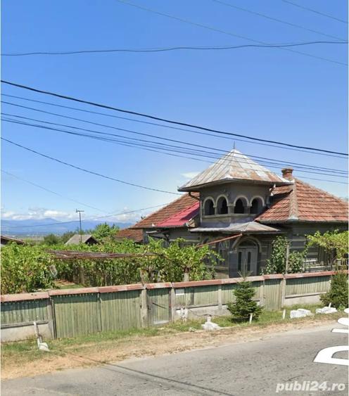 Casă cu 5 camere cu Teren 2750 Mp în Văcarea