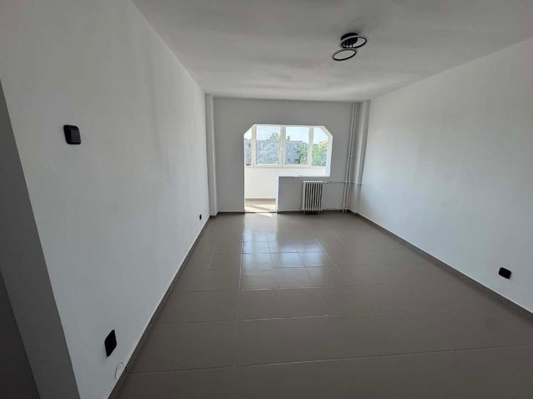 Apartament cu 4 camere decomandat în Cantacuzino