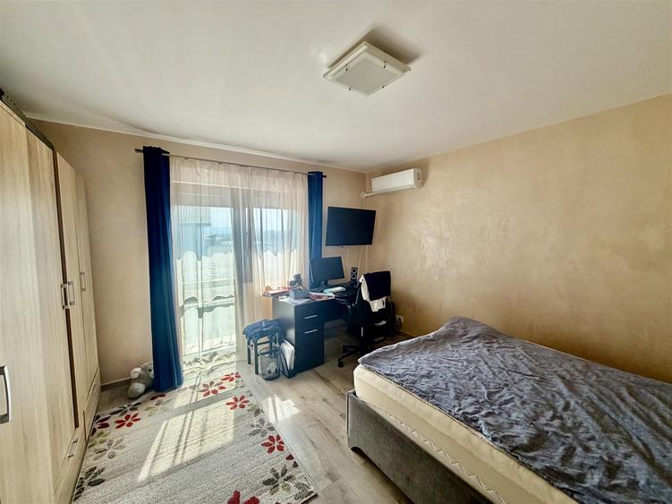 Casă cu 4 camere decomandat cu Teren 470 Mp în Miroslava