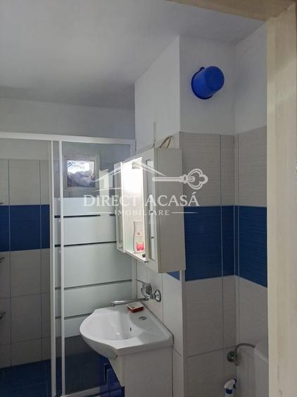 Apartament cu 3 camere decomandat în Dâmbu Pietros