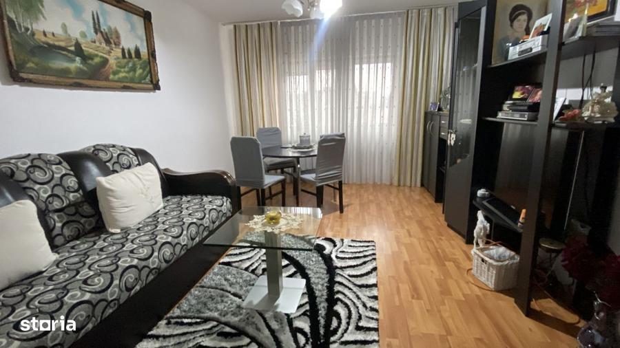 Apartament 4 camere, zona Calea Moldovei, et. 3 - 6