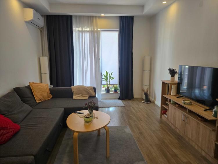 Apartament cu 2 camere decomandat în Crețuleasca