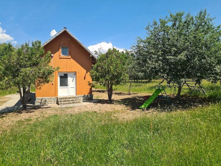 Casă cu Teren 13800 Mp în Obreja