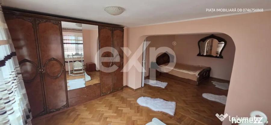 Casă cu 9 camere cu Teren 1053 Mp în Ultracentral