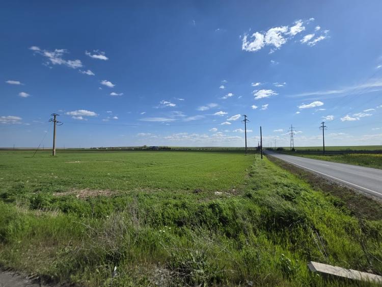 Teren Construcții intravilan de 13700 mp, în Istria