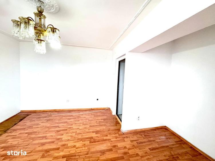 Apartament cu 3 camere decomandat în Faleză