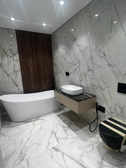 Apartament cu 4 camere decomandat, mobilat în Primăverii