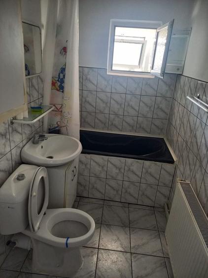 Apartament cu 3 camere decomandat în Bartolomeu