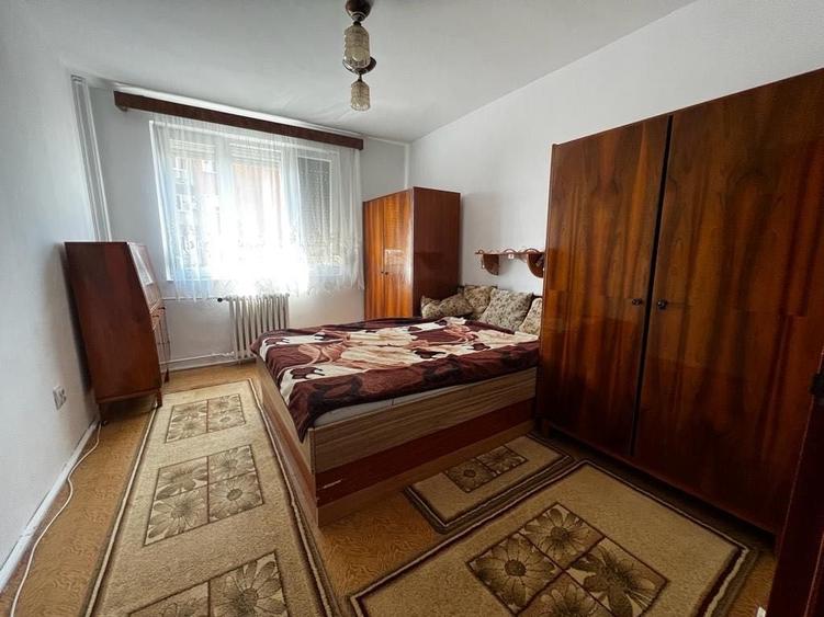 Apartament cu 3 camere decomandat în Rogerius