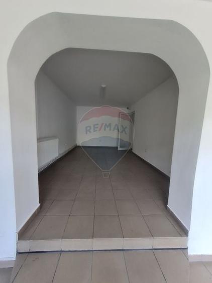 Spațiu comercial, de 90 mp, în Nord
