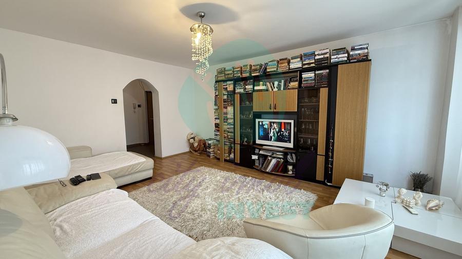 Apartament cu 3 camere decomandat în Calea Călărașilor