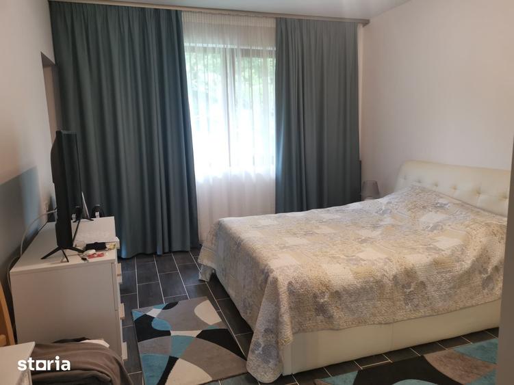 Casă cu 5 camere cu Teren 1017 Mp în Bascov