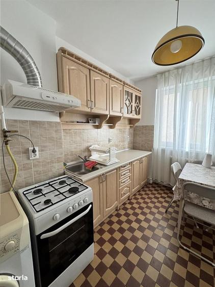 Apartament cu 3 camere decomandat în Deve
