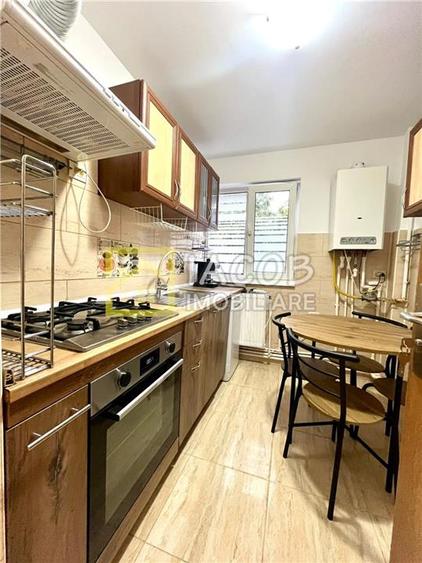 Apartament cu 2 camere decomandat, mobilat în 9 Mai