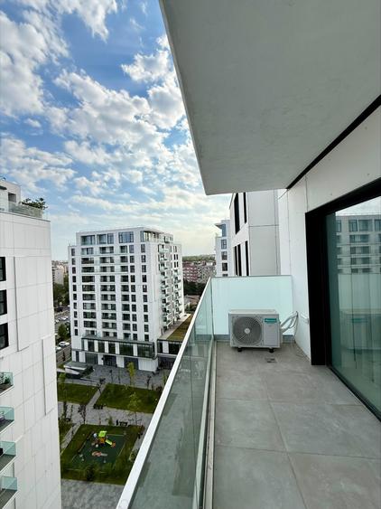 Apartament cu 3 camere semidecomandat în Cotroceni