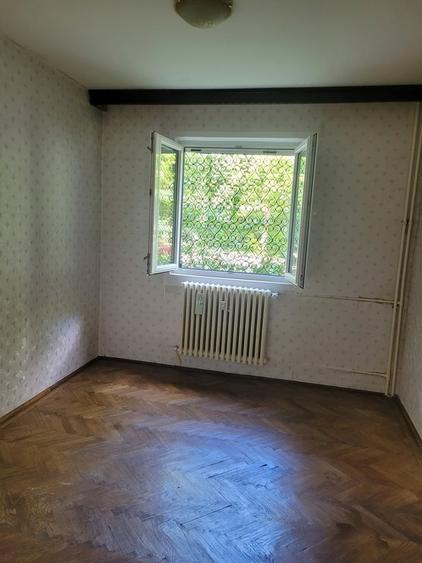 Apartament cu 3 camere semidecomandat în Militari