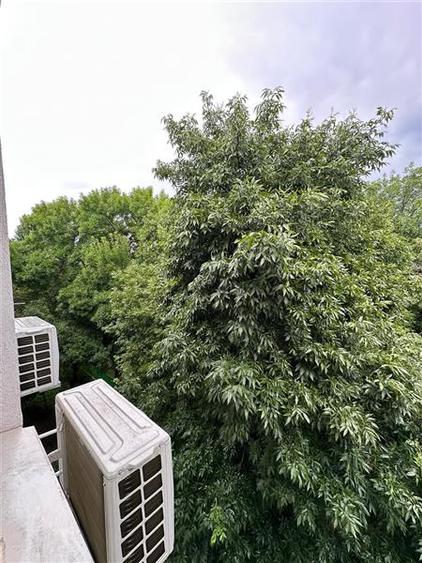Apartament cu 3 camere decomandat, mobilat în Berceni