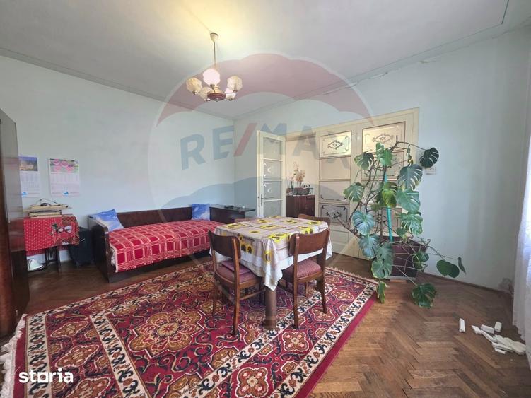 Casă cu 3 camere cu Teren 655 Mp în Central