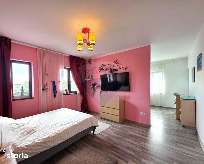 Casă cu 7 camere cu Teren 3200 Mp în Merei