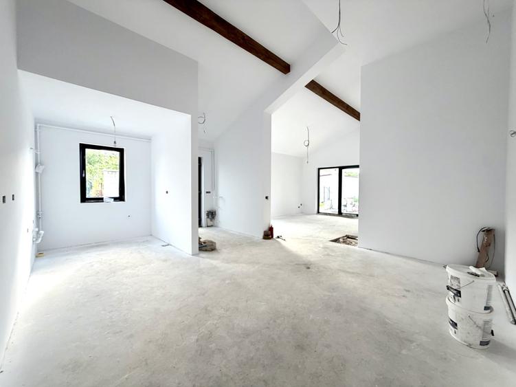 Duplex cu 5 camere cu Canalizare în Ghiroda