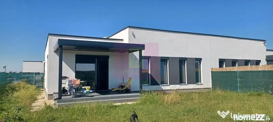 Casă cu 4 camere cu Teren 608 Mp în Săbăreni