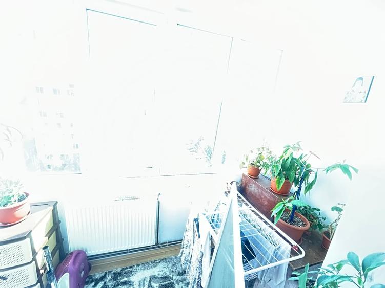 Apartament cu 3 camere semidecomandat în Astra