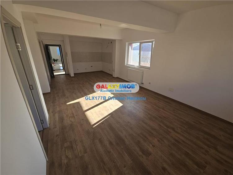Apartament cu 3 camere semidecomandat în Sud-Vest