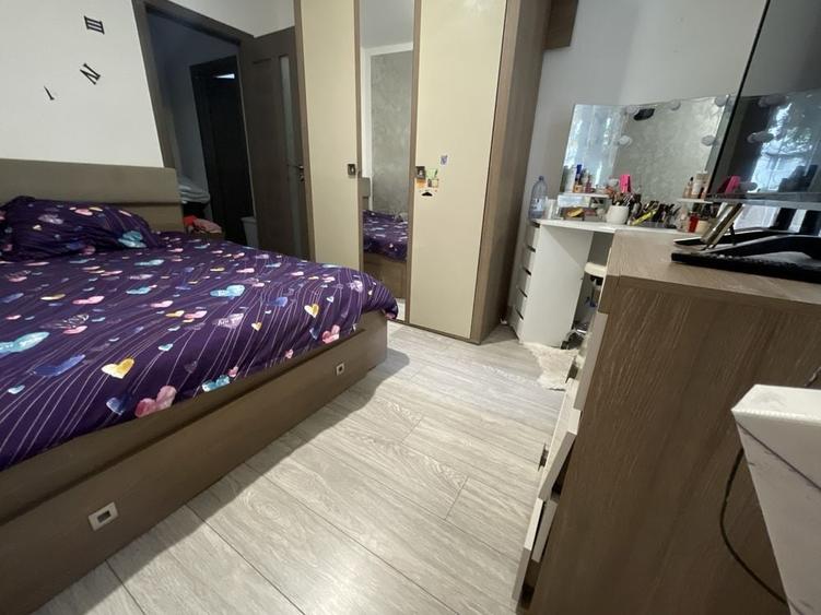Apartament cu 3 camere semidecomandat în Ceardac