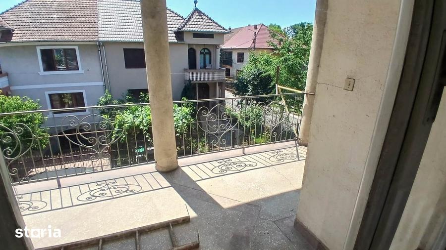 Casă cu 5 camere cu Teren 360 Mp în Caransebeș