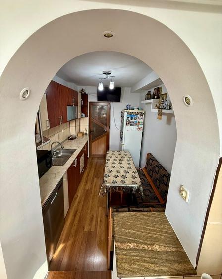 Apartament cu 3 camere în Trivale
