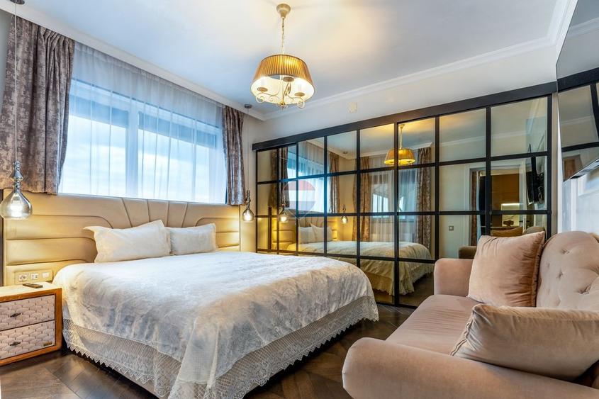 Apartament cu 3 camere semidecomandat, mobilat în Central