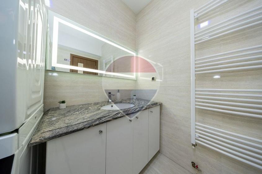 Apartament cu 2 camere decomandat în Tractorul