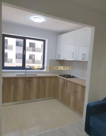 Apartament cu 2 camere semidecomandat, mobilat în Titan
