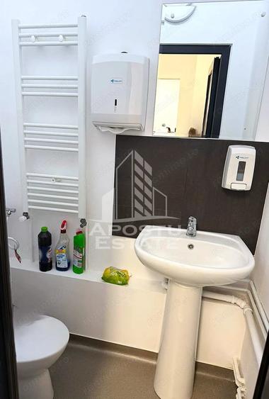 Spațiu comercial, de 75 mp, în P-ța Gării