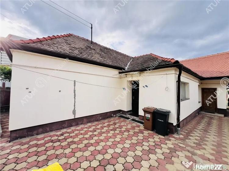 Casă cu 4 camere cu Teren 395 Mp în Trei Stejari
