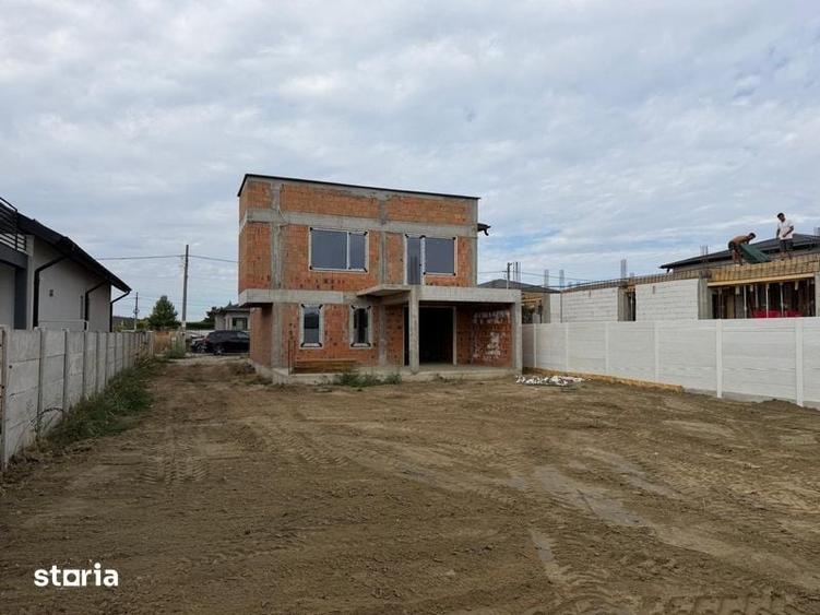 Casă cu 4 camere cu Teren 190 Mp în Coteana